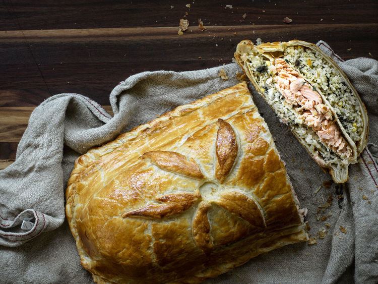 Saumon en koulibiac, pâte feuilletée, duxelles de champignons, saumon